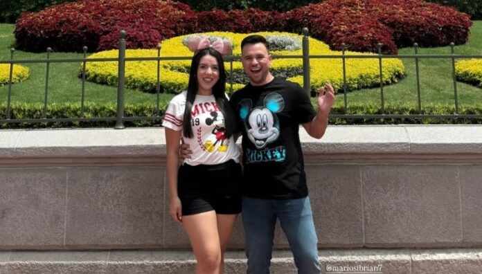 Mario Sibrián y Mishelle Murga se toman un merecido descanso en Disney Los presentadores de TCS se encuentran de vacaciones en Walt Disney World y lo comparten con alegría en sus redes sociales.
