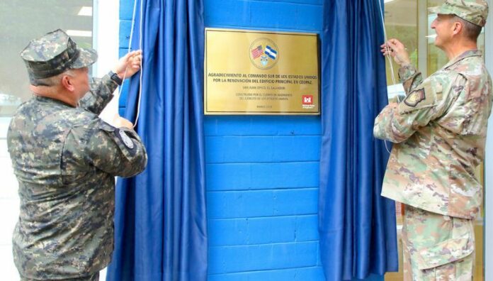 EE. UU. entrega nuevas instalaciones del Centro de Entrenamiento de Operaciones de Paz (CEOPAZ) Las nuevas instalaciones del CEOPAZ reforzarán la preparación de militares salvadoreños para misiones de paz internacionales.