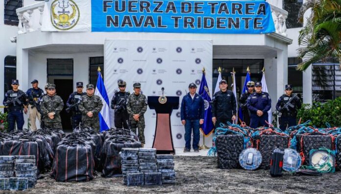 Gabinete de Seguridad presenta 6.3 toneladas de cocaína valoradas en $157.4 millones El Gabinete de Seguridad presentó los resultados de la más reciente incautación de cocaína realizada por la Marina Nacional.