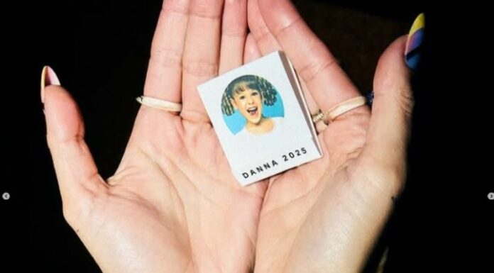 Danna Paola festejó su cumpleaños rodeada de sus seres queridos y dio un homenaje a la telenovela que marcó el inicio de su carrera como actriz.