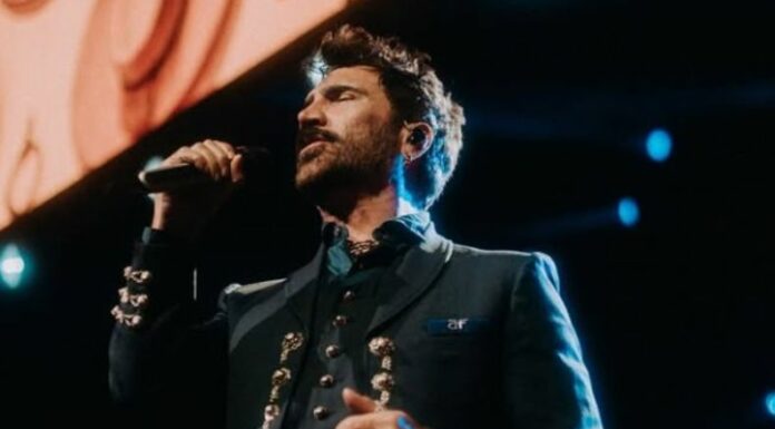 Alejandro Fernández vivió un momento tenso antes de su concierto en el Kaseya Center, Miami y dijo a los asistentes que tuvieran cuidado.