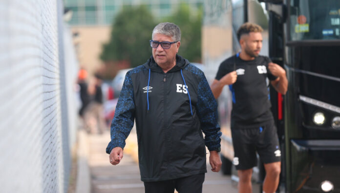 Bolillo Gómez técnico de la Selecta El colombiano Hernán Darío “Bolillo” Gómez solo tiene una victoria como técnico de la Selecta en ocho partidos dirigidos.