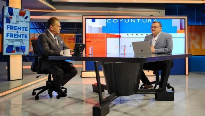 Los jóvenes están dejando de tener capacidad intelectual por la IA Experto en IA alerta que, debido a esto, los jóvenes están dejando de tener pensamiento crítico y si esta sustituye, es la nueva mediocridad.