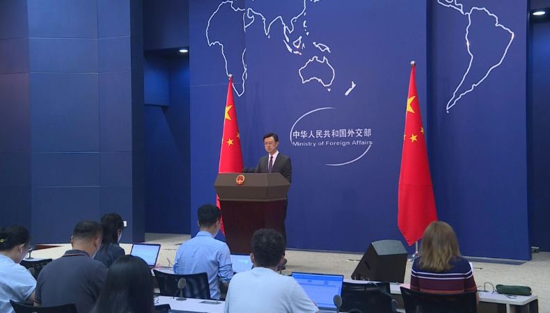 China anunció un acuerdo comercial con EE. UU., que implica el retiro de restricciones por parte de Washington y la revisión de exportaciones por Pekín.