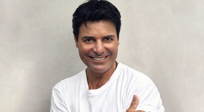 Chayanne está de fiesta hoy por su cumpleaños número 57 y bromeó sobre su famoso título de “papá de Latinoamérica”.