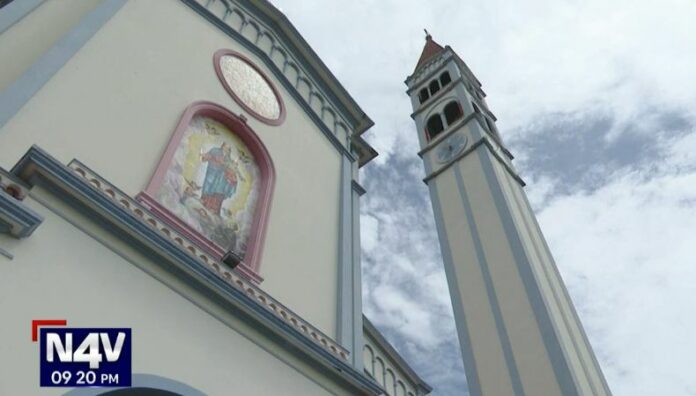 Torre de la Parroquia María Auxiliadora es reinaugurada tras modernización Una joya arquitectónica de fe e historia. La Parroquia María Auxiliadora vuelve a brillar con fuerza en el corazón de la ciudad. Es una réplica italiana con alma salvadoreña.