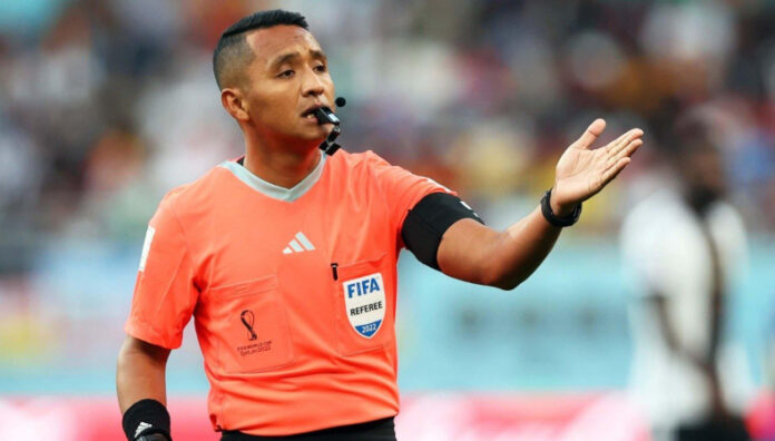 Iván Barton fue el árbitro en el Inter-Fluminense Iván Barton dirigió su segundo partido en los octavos de final del Mundial de Clubes de la FIFA entre italianos y brasileños.