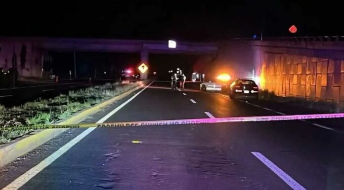 Cuatro cuerpos decapitados fueron encontrados colgados en el puente conocido como El Seminario en la carretera México 15 en Sinaloa.
