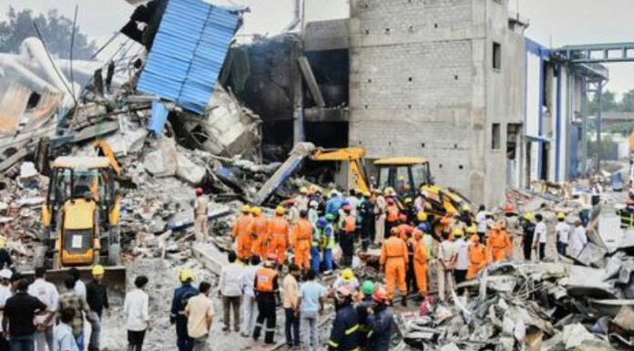 Las autoridades continúan investigando el origen de la explosión de la planta química. Las víctimas mortales ya sobrepasan las 30.