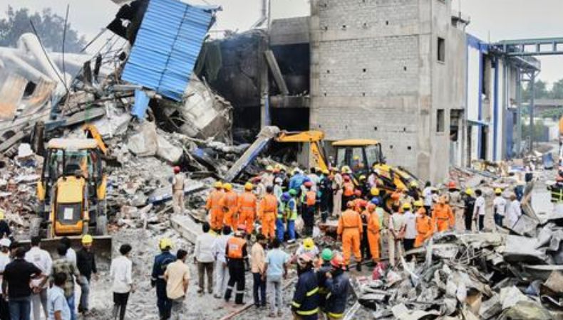 Las autoridades continúan investigando el origen de la explosión de la planta química. Las víctimas mortales ya sobrepasan las 30.