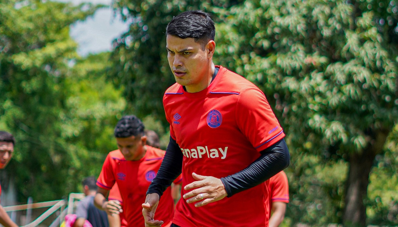 Los equipos de la Primera División siguen en plena preparación de cara al inicio del Torneo Apertura 2025 de la Liga Mayor.