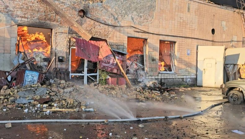 El nuevo bombardeo de Rusia contra Ucrania ocurrió horas después de una llamada entre Vladimir Putin y Donald Trump.