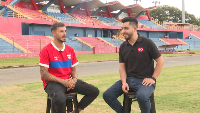 El lateral portugués Diogo Figueiras es el flamante de Club Deportivo FAS para el próximo Torneo Apertura 2025.