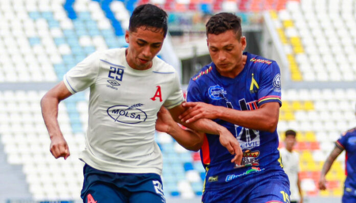 El campeón nacional, Alianza FC, perdió en su primer amistoso de pretemporada ante el ADET Aruba de la Segunda División.