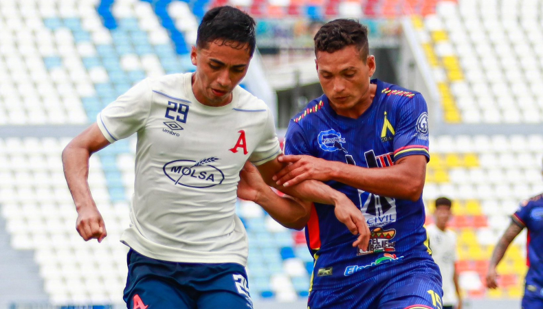 El campeón nacional, Alianza FC, perdió en su primer amistoso de pretemporada ante el ADET Aruba de la Segunda División.