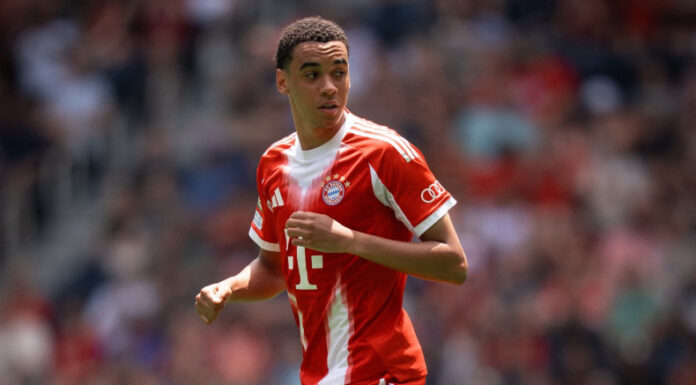 Jamal Musiala salió lesionado sobre el final del primer tiempo en el encuentro de cuartos de final ante el PSG.