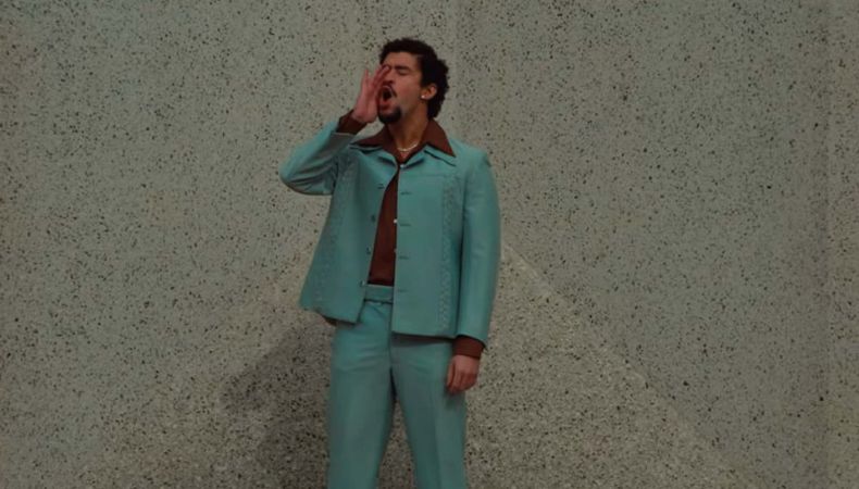 El artista estrenó el video oficial de “NuevaYol”, una canción con crítica social que respalda a la comunidad migrante latina en Estados Unidos.