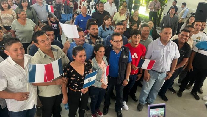 Primer contingente de trabajadores salvadoreños viajará a Francia Francia es el nuevo destino que se une al Programa de Migración Laboral. El primer contingente de trabajadores partirá mañana rumbo a esa nación europea.