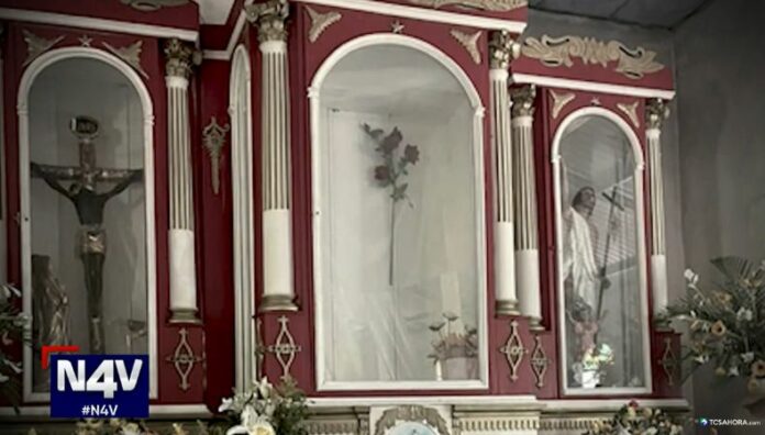 Denuncian hurto de imagen de Santa Rosa en Sensuntepeque Habitantes del cantón Santa Rosa, en Sensuntepeque, denuncian el hurto de la imagen de su santa patrona.