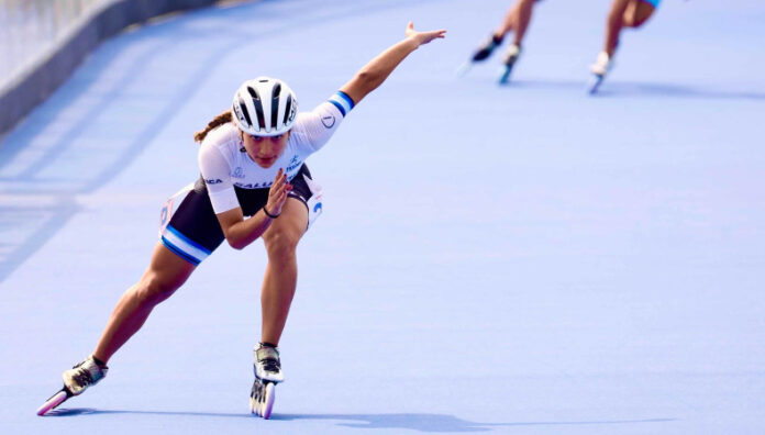 Ivonne Nóchez gana medalla de plata en Campeonato Panamericano La patinadora salvadoreña, Ivonne Nóchez compitió en los 100 metros carriles en la categoría senior de Velocidad de Clubes y Naciones.