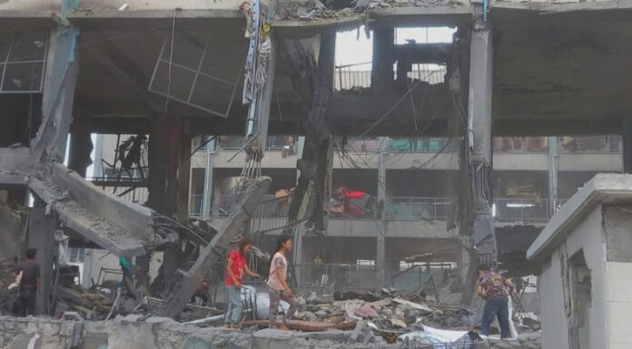 Hamás advirtió que no aceptará una tregua mientras Israel mantenga tropas en Gaza. Este jueves, al menos 52 personas murieron en bombardeos israelíes.