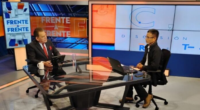 El Doctor en Ciencias de la Tierra y del Mar dice que incrementa el riesgo ser un volcán activo y con 2 millones de personas que viven cerca.