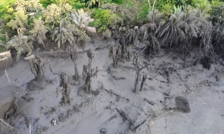 Explosión de agua caliente y vapor en zona de ausoles, Ahuachapán