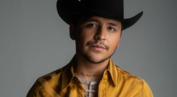 Christian Nodal fue señalado por el compositor Gera Demara de apropiarse del tema “Amé” sin cumplir el acuerdo de grabar un dueto, lo que ha provocado una nueva controversia en redes sociales.