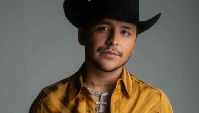 Christian Nodal enfrenta acusación por estafa musical con “Amé” Christian Nodal fue señalado por el compositor Gera Demara de apropiarse del tema “Amé” sin cumplir el acuerdo de grabar un dueto, lo que ha provocado una nueva controversia en redes sociales.
