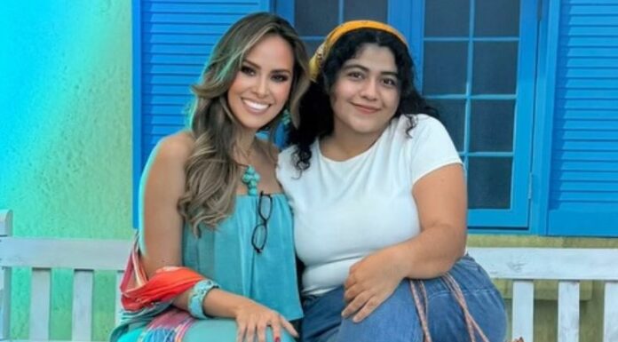 Luciana Sandoval, conductora del programa 