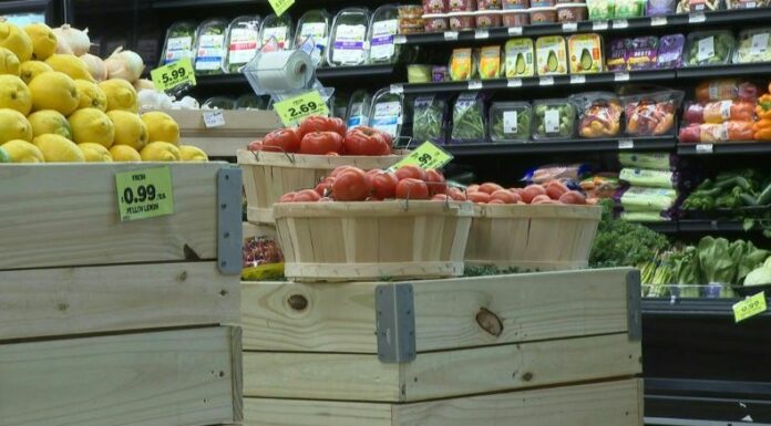 Washington había dicho que aplicaría un 20.91% a la mayoría de las importaciones de tomates de México, pero la tarifa quedó en 17%.