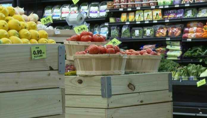 Estados Unidos impone arancel del 17% a los tomates en México Washington había dicho que aplicaría un 20.91% a la mayoría de las importaciones de tomates de México, pero la tarifa quedó en 17%.