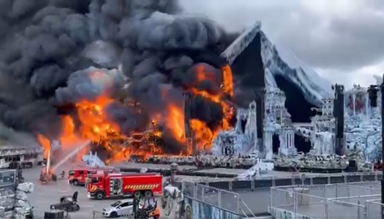 El escenario principal de Tomorrowland 2025 en Bélgica sufrió un incendio a tan solo dos días de que comience el festival.