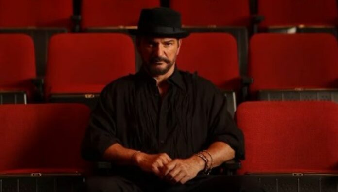 Ricardo Arjona inicia gira mundial con 15 conciertos en Guatemala Ricardo Arjona confirmó que su gira más extensa arrancará en octubre con 15 funciones en Guatemala y más de 150 conciertos por anunciar.