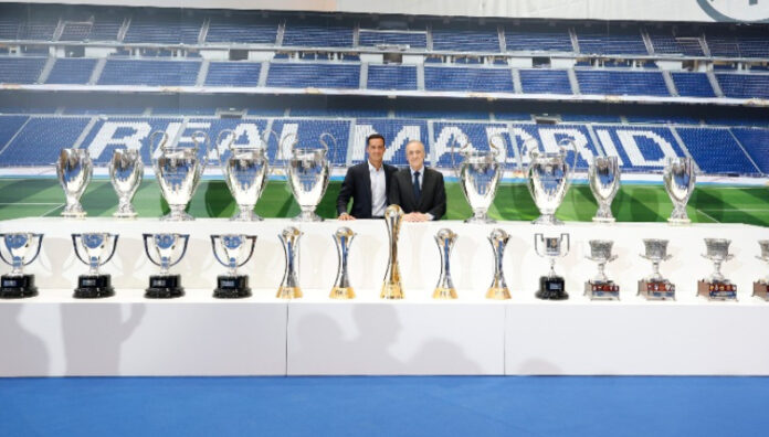 Lucas Vásquez se despidió del Real Madrid El defensa español Lucas Vásquez jugó durante 18 años en el Real Madrid logrando 23 títulos con el primer equipo.