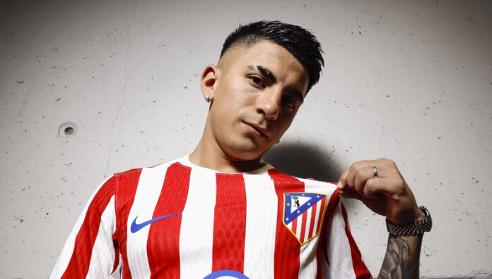 Atlético de Madrid ficha a otro campeón del mundo con Argentina El Atlético de Madrid sumó un nuevo campeón del mundo con la selección de Argentina para las próximas cinco temporadas.