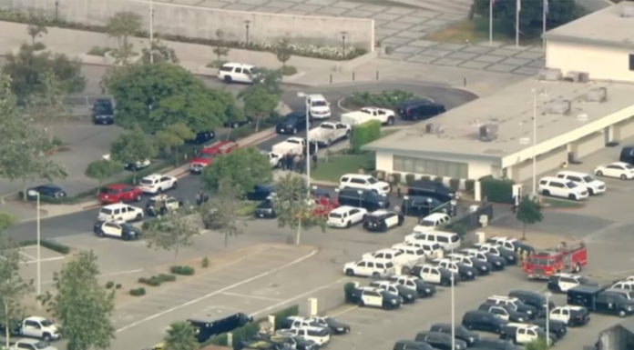 Las autoridades investigan una explosión en un centro de entrenamiento policial en Los Ángeles que dejó al menos tres muertos.