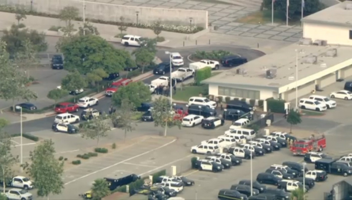 Explosión en centro de entrenamiento policial en Los Ángeles deja tres muertos Las autoridades investigan una explosión en un centro de entrenamiento policial en Los Ángeles que dejó al menos tres muertos.