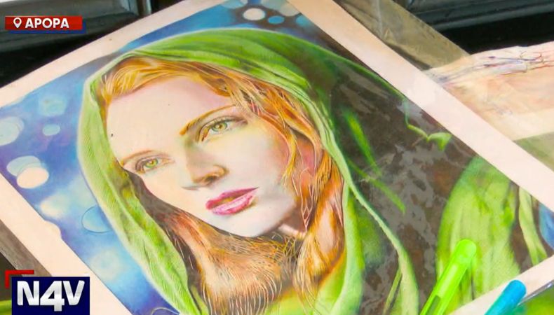 César transforma emociones en arte con bolígrafo