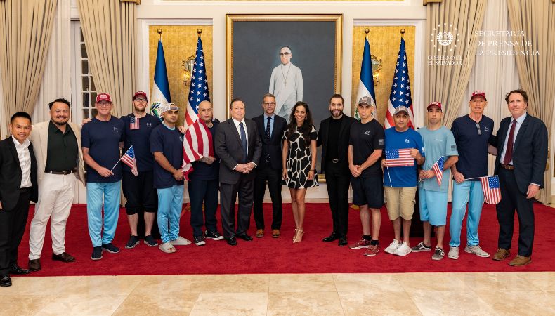 Presidente Bukele recibe a los diez estadounidenses liberados por Nicolás Maduro