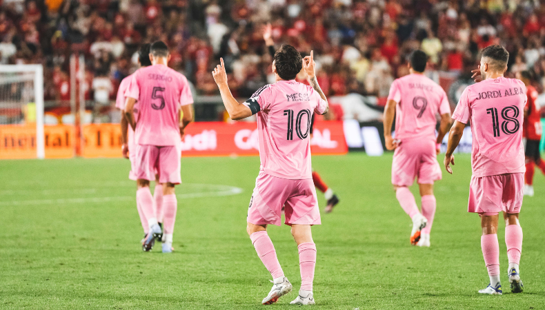 Lionel Messi anotó su sexto doblete en siete partidos disputados con el Inter Miami y ya es el máximo goleador de la temporada en la MLS.