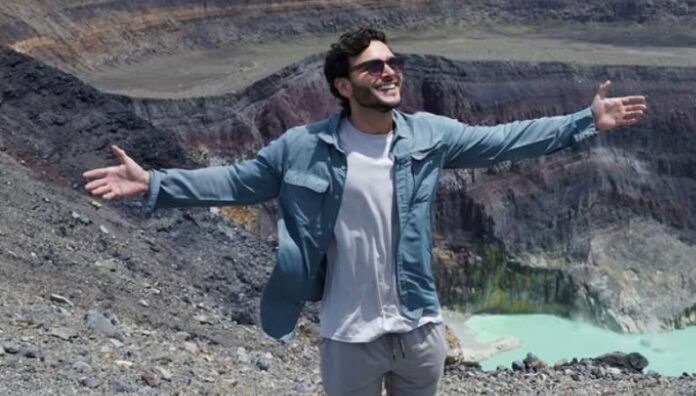 Rafael Oropeza visita el volcán Ilamatepec en Santa Ana Rafael Oropeza compartió en sus redes sociales parte de su recorrido por el cráter del Ilamatepec, el volcán más alto de El Salvador, desde donde también se observa el lago de Coatepeque.