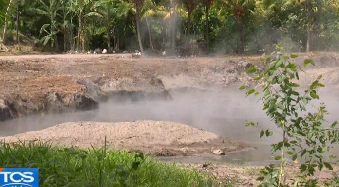 Especialistas siguen con las investigaciones tras la explosión del ausol en Ahuachapán el pasado 10 de julio.