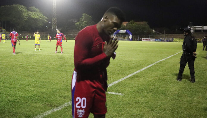 Jugadores sancionados para la segunda fecha del Apertura 2025 La Comisión Disciplinaria de la FESFUT dio a conocer el listado de jugadores sancionados previo a la segunda fecha del Apertura 2025.