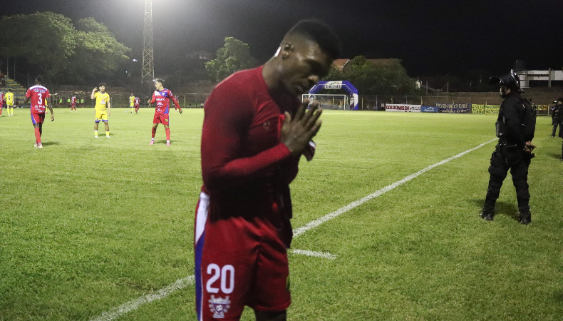 La Comisión Disciplinaria de la FESFUT dio a conocer el listado de jugadores sancionados previo a la segunda fecha del Apertura 2025.