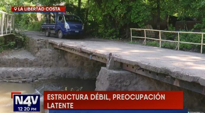 Pobladores de Tamanique piden la reparación de un puente que funciona como acceso principal para al menos cuatro colonias del distrito.