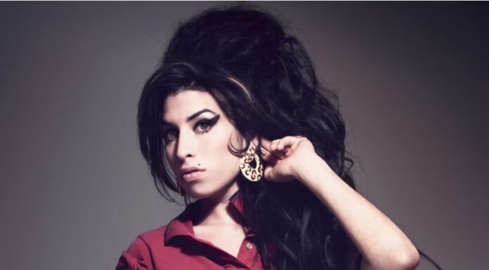 La cantante británica falleció el 23 de julio de 2011 a los 27 años, dejando una huella imborrable en la música contemporánea.