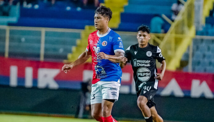 FAS empató ante Hércules Club Deportivo FAS rescató un empate en su visita al estadio Cuscatlán al enfrentarse al Hércules en la segunda fecha del Apertura 2025
