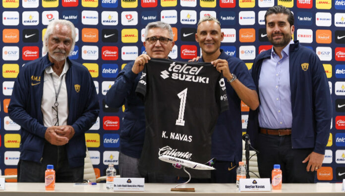 Keylor Navas presentado como nuevo jugador de Pumas El portero costarricense, Keylor Navas, llega al fútbol mexicano tras su breve paso por el Newell´s de Argentina.