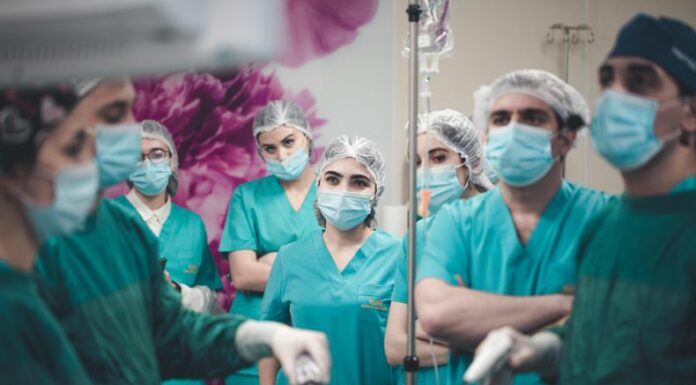 Entre los requisitos está validar el título, aprobar un examen de inglés para aplicar a las oportunidades de trabajo que ofrece Us Nurse.